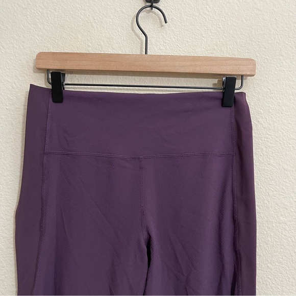 Athleta Ultimate Dobby Mesh Capri Leggings High Rise Mulberry Rose Purple Small - Picture 4 of 11